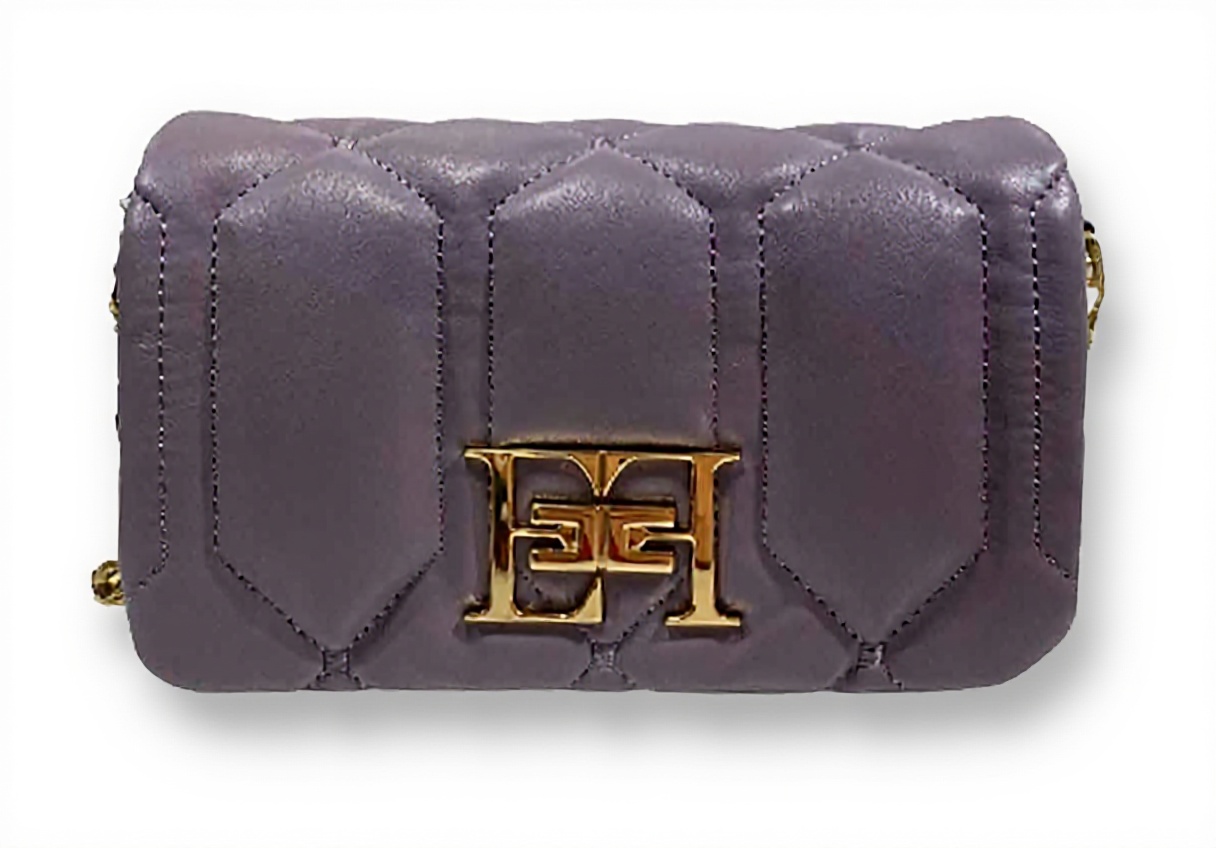 Borsa Elisabetta Franchi puffy piccola candy violet mostrata in uso quotidiano