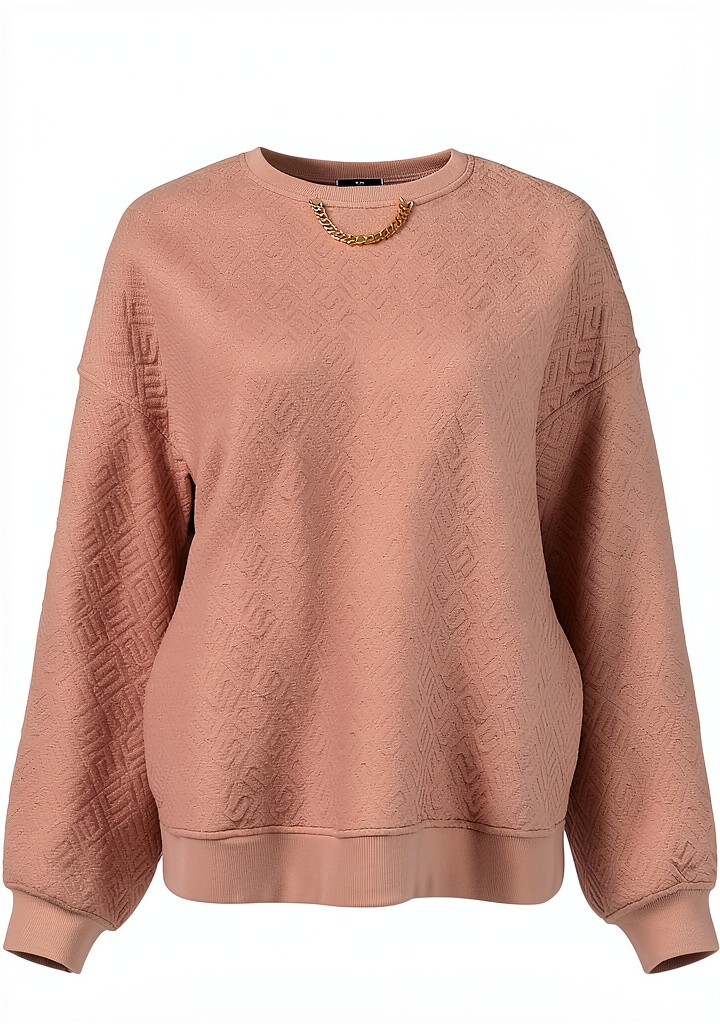 Donna che indossa Felpa Giro con jeans e sneakers in contesto casual weekend
